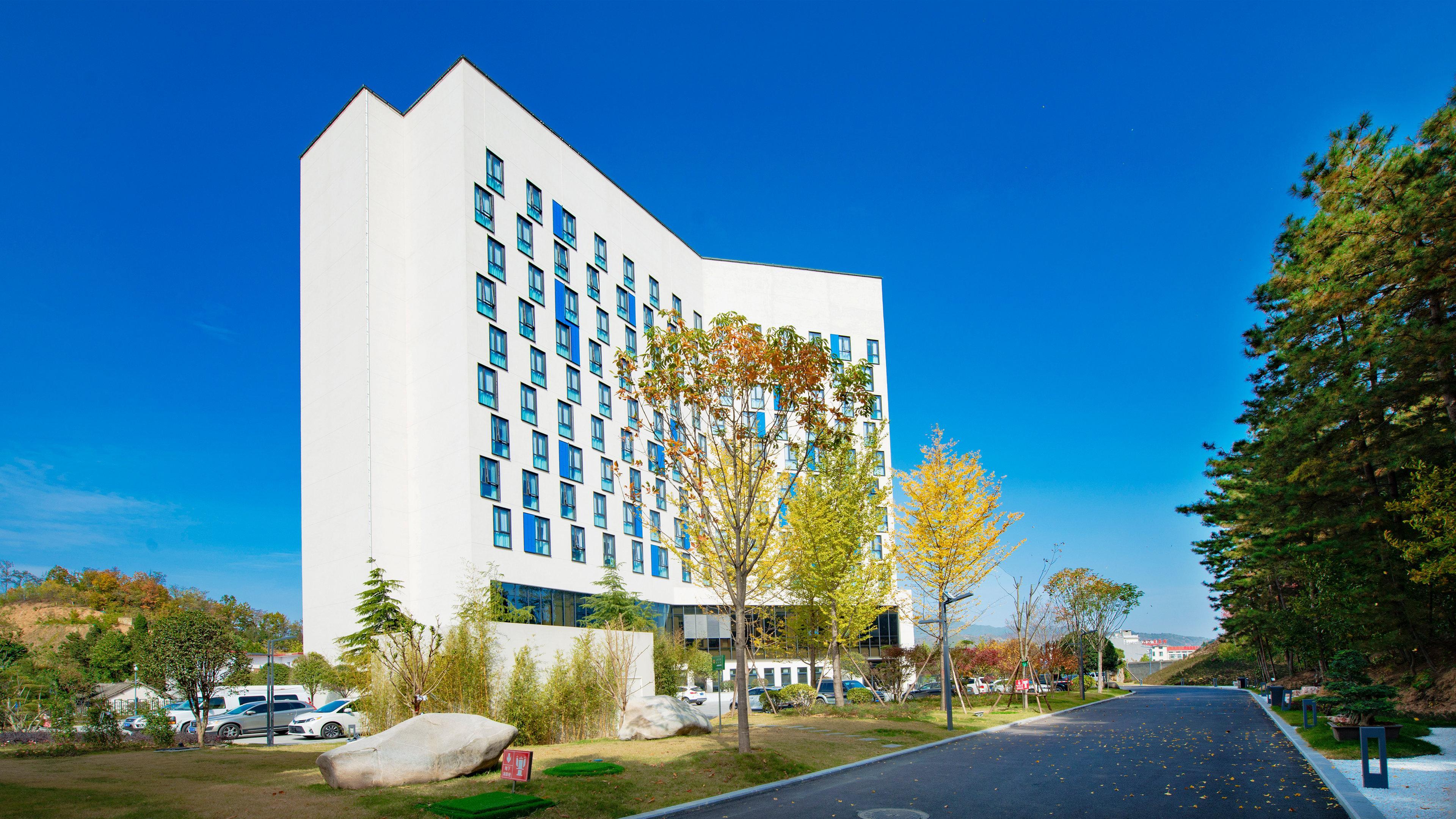 Holiday Inn Express Luanchuan By Ihg Exteriér fotografie